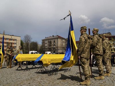 Героям слава! Чин похорону українських військовослужбовців