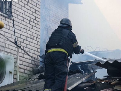 Окупанти вдарили по багатоповерхівці в Херсоні: постраждала родина
