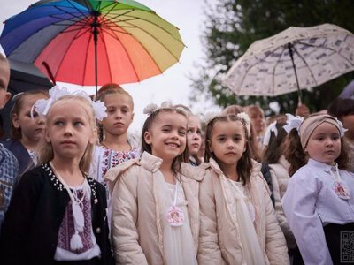 Понад 7000 першокласників на Рівненщині вже отримали Пакунок школяра