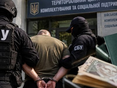 Одесі викрили посадовця ТЦК у зловживанні впливом