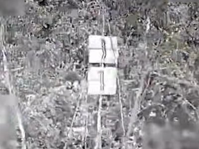На Сумському напрямку прикордонники знищили склад з боєприпасами та техніку окупантів (ВІДЕО)