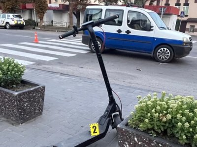 У Дубно 80-річний водій збив 12-річного хлопця на електросамокаті: дитина у лікарні
