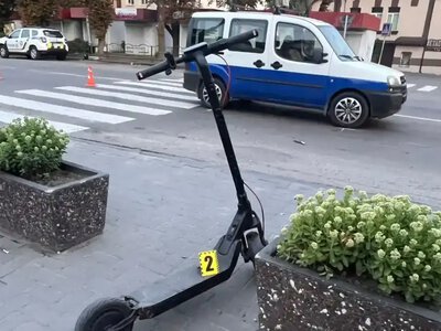 На Рівненщині 80-річний водій збив 12-річного хлопця на електросамокаті: дитина в лікарні