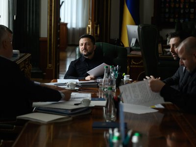 Зеленський провів нараду з переговорною групою перед зустріччю з представниками Трампа (ФОТО)