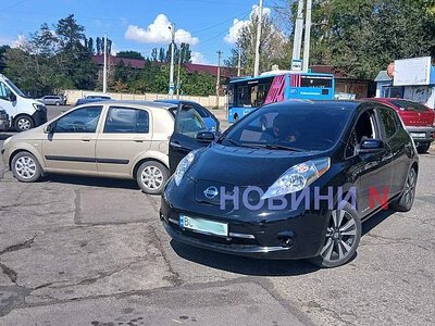 Біля старого залізничного вокзалу в Миколаєві зіткнулися «Хюндай» та «Ніссан»