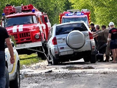 Неподалік Майбородівки авто злетіло з дороги та врізалося в дерево — соцмережі