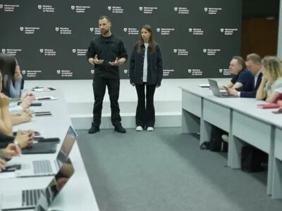 Потреби фронту, масштабування виробництва та експорт: Хмара зустрівся з представниками ОПК