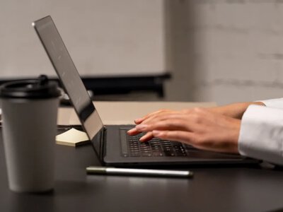 В Україні пропонують запровадити чотириденний робочий тиждень: що хочуть змінити 