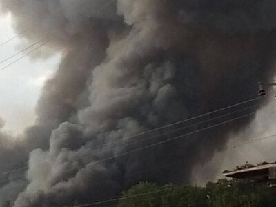 Атака на Дніпро: спалахнули склади, є постраждалі