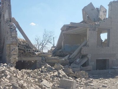Три КАБи окупантів перетворили школу в Бериславському районі на купу каміння