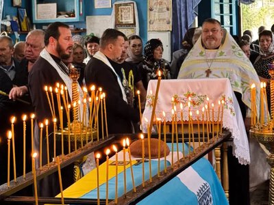У Повчанській громаді попрощалися з військовослужбовцем Віталієм Колошвою, який майже два роки вважався зниклим безвісти