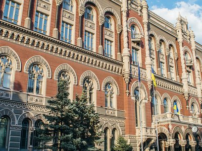 НБУ нарощує продаж валюти четвертий тиждень поспіль