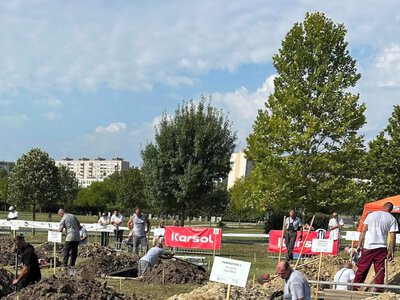 В Угорщині відбулися традиційні змагання з копання могил