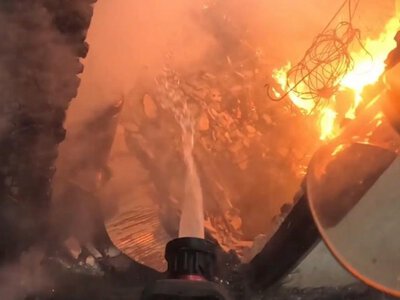 На Дубенщині горіла господарська будівля: вогонь міг перекинутися на житловий будинок