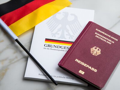 У Німеччині розслідують, як кільком десяткам китайців вдалося видати себе за нащадків євреїв і отримати громадянство