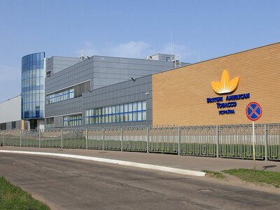 У Прилуках на Чернігівщині після російської атаки загорілася тютюнова фабрика