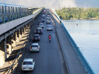 У Києві змінять роботу метро і мостів під час повітряних тривог