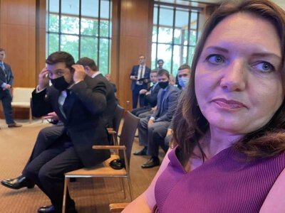 Усі ці останні викриття НАБУ і САП — із «шефами», «канцлерами», «королевами», сейфами та мільйонами — нагадали мені історію з мого журналіського минулого