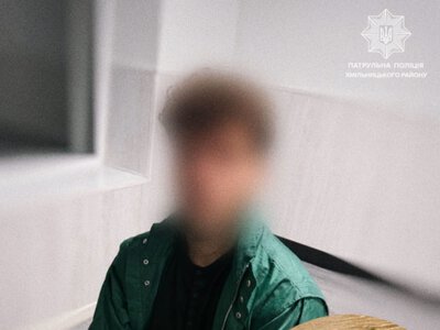 На Хмільниччині у чоловіка виявили пакетик із ймовірно наркотичною речовиною