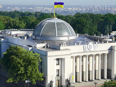 Рада знову спробує ввести ПДВ на посилки до €150 на вимогу МВФ