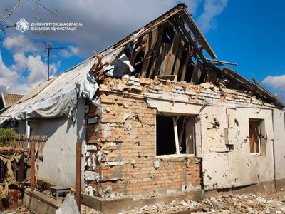 Росіяни пошкодили автошколу, заправку та будинки під час атак на Дніпропетровщину