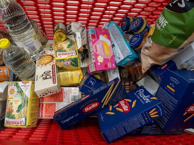 У Києві готують 20 тисяч продуктових наборів і запаси води на зиму