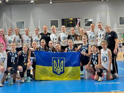 Дві команди з Чернівців перемогли на міжнародному турнірі з волейболу в Ризі