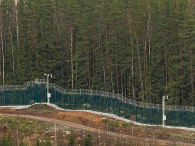 Фінляндія добудувала 200-кілометровий паркан на кордоні з Росією
