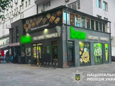 На Позняках чоловік самовільно звів двоповерховий магазин на комунальній землі та здавав його в оренду