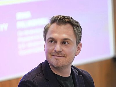 “Мы полностью готовы к движушке прекрасной”, – “Канцлер”-Кропива допомагав генпрокурору Кравченку організувати відпочинок під час відрядження в Іспанії