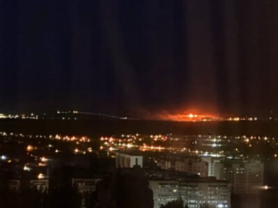 У Саратові після атаки дронів палає НПЗ: деталі нічних вибухів у Росії