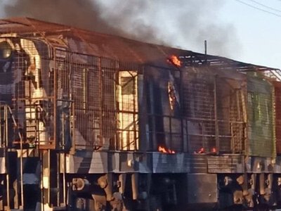 ​Росіяни прицільно атакували шахедами потяг Київ - Суми