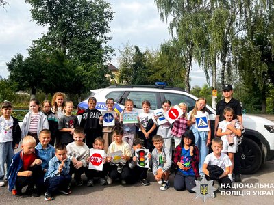 На Дубенщині поліцейські провели для школярів уроки безпеки дорожнього руху