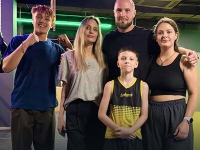 Несподіваний візит до Харкова: Анджеліна Джолі із сином відвідали боксерський клуб (фото) (Відео)