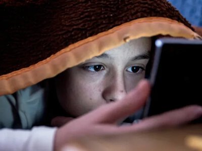 Українським дітям можуть обмежити користування соцмережами вночі