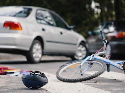 На Чернігівщині мікроавтобус збив велосипедистку: жінка померла у лікарні