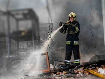 Росія вночі вдарила по ринку «7-й кілометр» під Одесою: є постраждалі (відео)