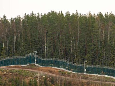 Фінляндія відгородилася від Росії 200-кілометровим парканом