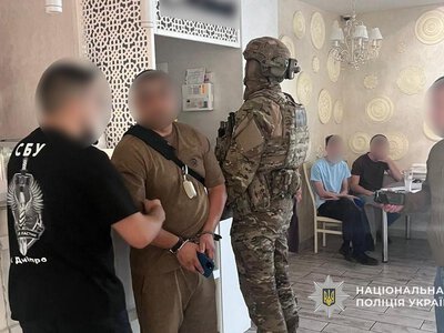 Житель Дніпра вимагав у підприємця гроші за неіснуючий борг