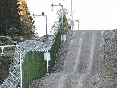 Фінляндія завершила будівництво 200-кілометрового паркану на кордоні з Росією