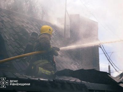 У Рівному ліквідували пожежу на СТО: вогонь охопив 100 квадратних метрів