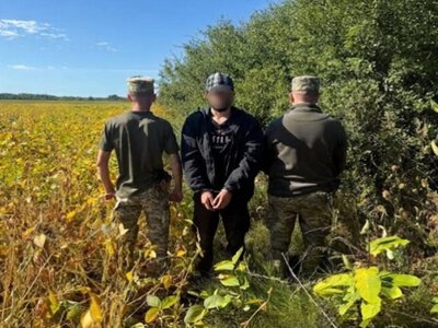 Втік із російської армії та незаконно перетнув кордон: на Закарпатті затримали росіянина