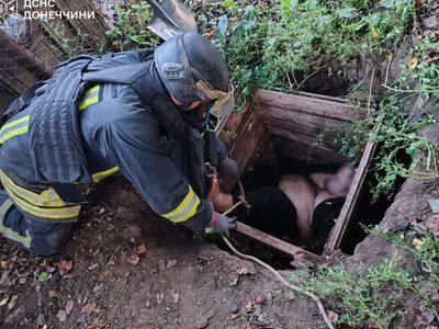 У Слов’янську рятувальники допомогли чоловікові вибратися з ями