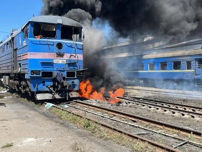 Російський дрон влучив у потяг Дніпро — Запоріжжя: загинула провідниця (відео)