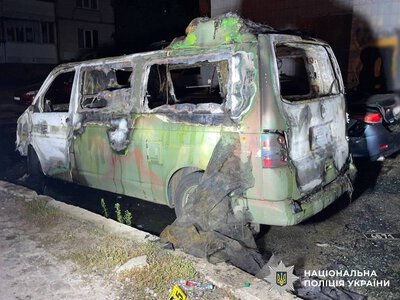 У Києві чоловік підпалив військовий автомобіль за вказівкою куратора з Росії (фото)