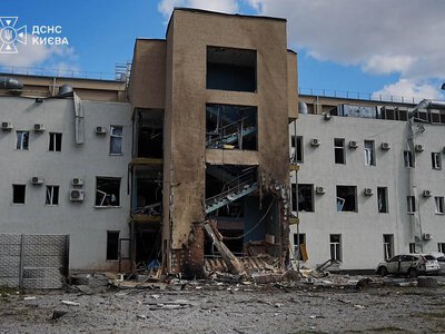 Дрон РФ влучив у будівлю телеканалу в Києві під час прямого ефіру — Зеленський