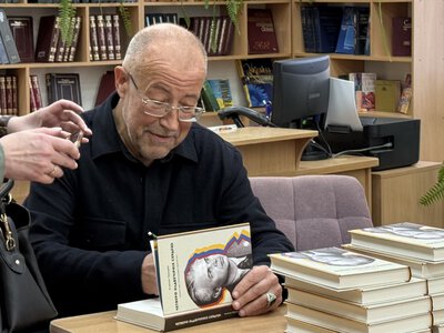 У Франківську презентували біографічний роман про Олександра Довженка « Четверо надвечірніх сердець»