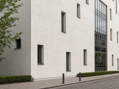 У Таллінні поліція перевіряє можливі кульові отвори на фасаді комплексу міністерств