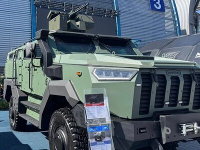 «Українська бронетехніка» представила бронеавтомобілі «Варта-3» та «Сайгак-1»