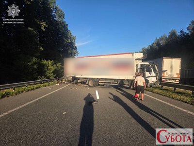 ДТП під Житомиром перекрила рух у напрямку Рівного на трасі М-06